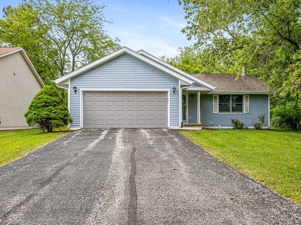 119 Brandywine Dr SE, Poplar Grove, IL 61065