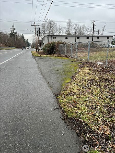 5th image of 10000 23rd Avenue W