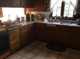 1 Jane Ln, Bristol, RI 02809