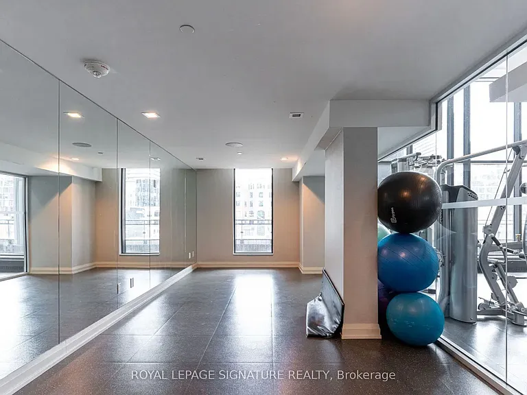460 Adelaide St E #1706 — Photo 16
