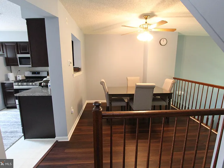 6 Halstead Pl — Photo 7