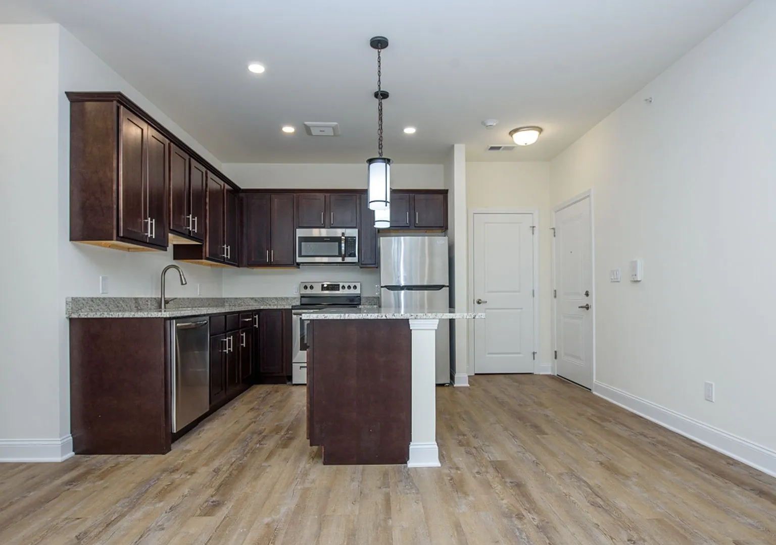 Your Perfect 1-Bedroom Apartment Awaits in Rensselaer! — Photo 1