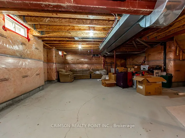 2304 Canterbury Cres — Photo 42