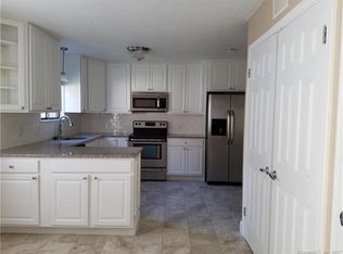 705 Heritage Vlg #B, Southbury, CT 06488