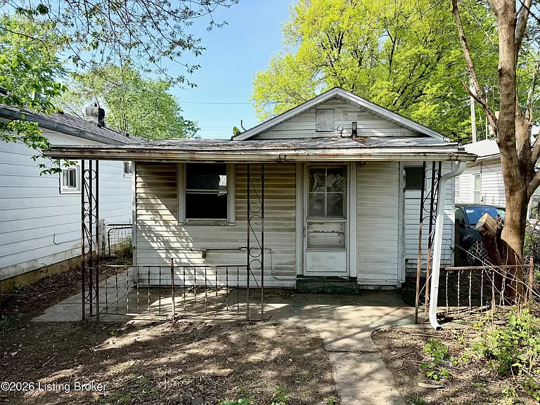 2057 May Ave — Photo 7