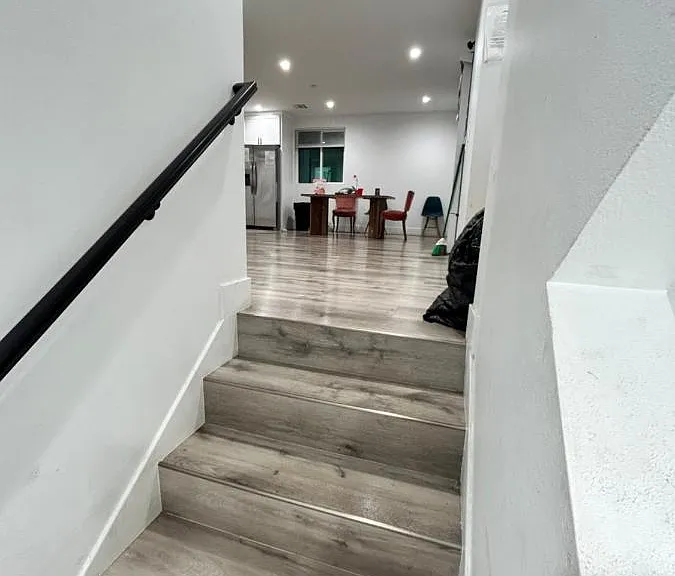 1610 W 35th Pl — Photo 7