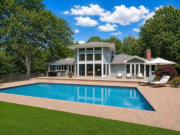 2nd image of 9 Bailow Ln