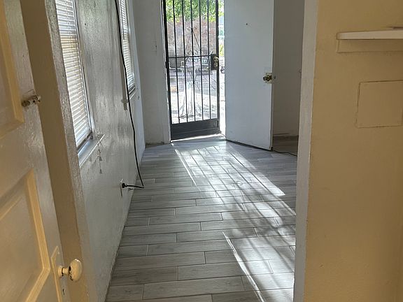4th image of 4749 Caples Cir #1