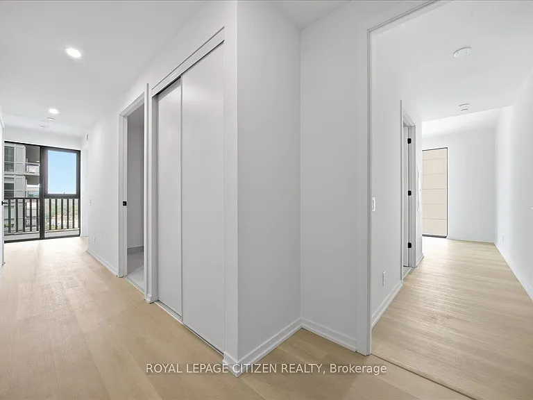 109 Erskine Ave #1502 — Photo 4
