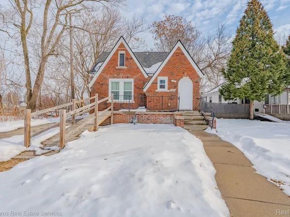 17892 Bradford St, Detroit, MI 48205
