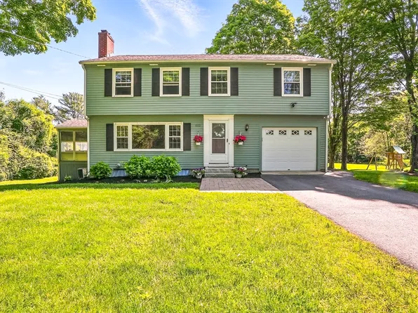 1112 Highland St, Holliston, MA 01746