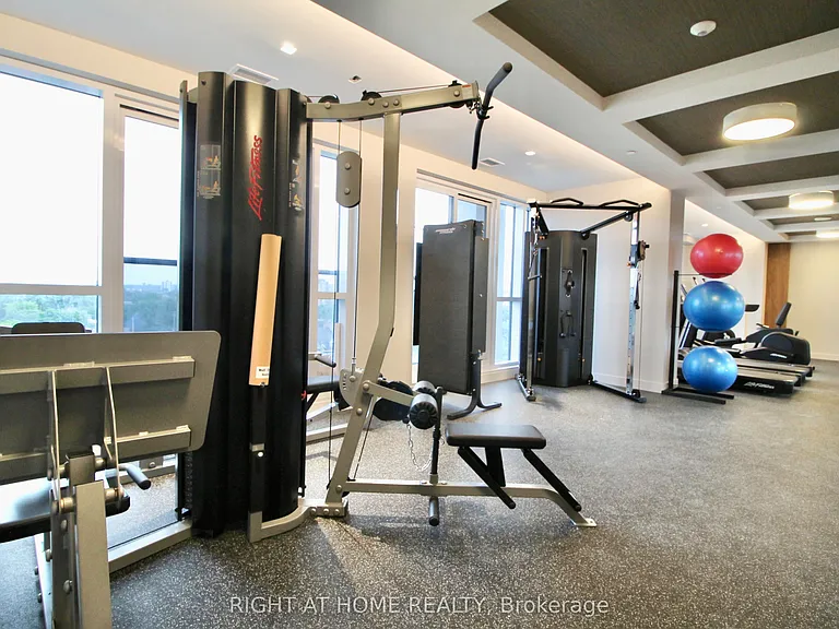 560 Rideau St #1006 — Photo 17