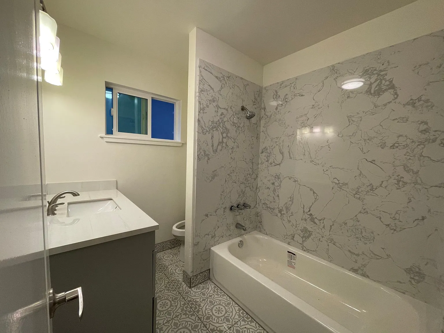 115 Catherine Ln — Photo 2