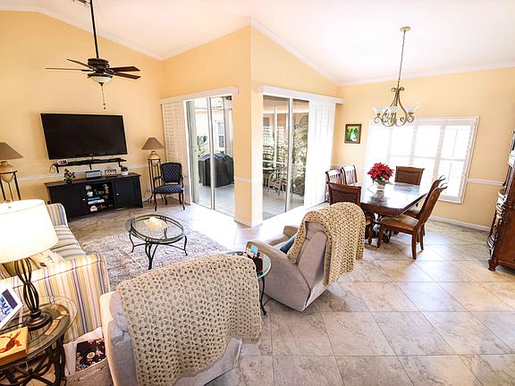 2nd image of 105 NW Baycrest Court