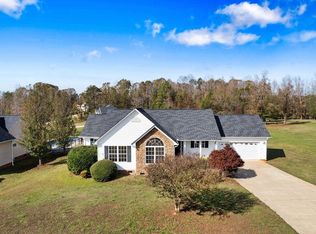 825 W River Grove Cir, Roebuck, SC 29376