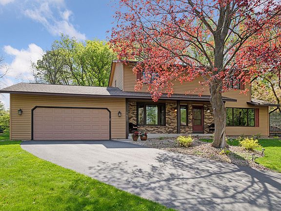 3rd image of 1421 Muir Ln