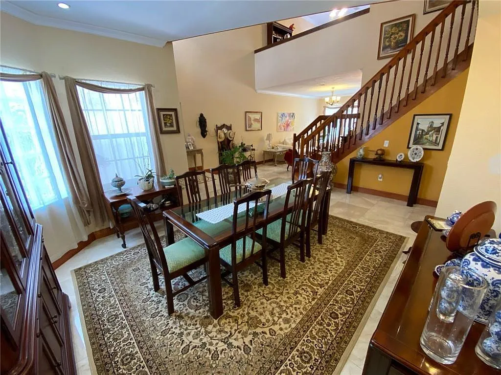 5 bed, 3.0 bath, 3026 sqft, $6,900 — Photo 4