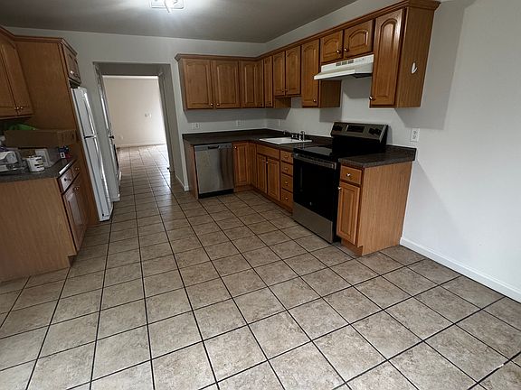 2nd image of 2923 Lexington Ave #B