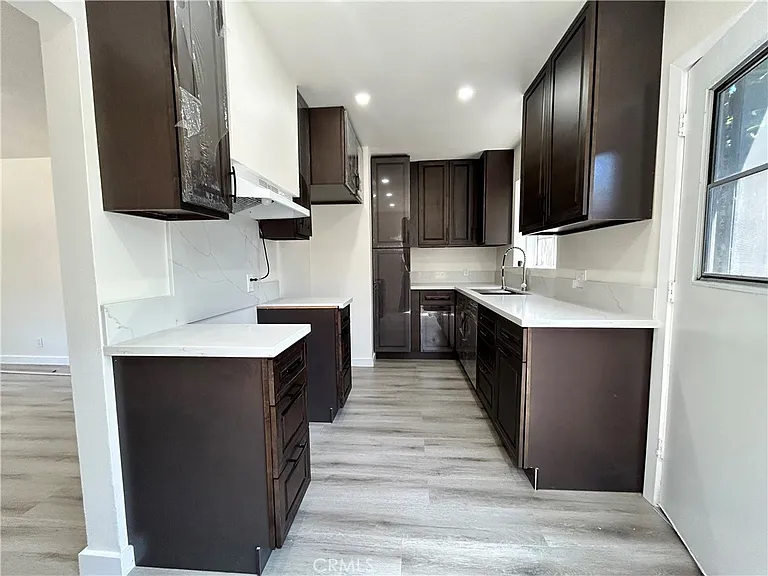 8160 Victoria Ave #A — Photo 4