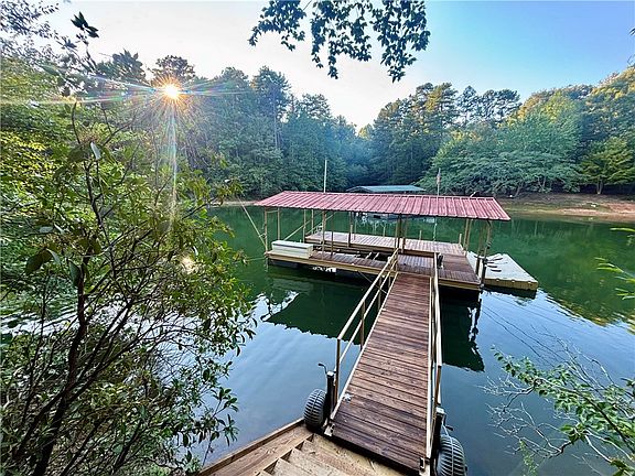 5th image of 238 Jenkins Mill Dr