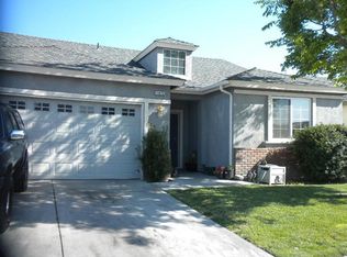 1073 Saunders Ave, Madera, CA 93637