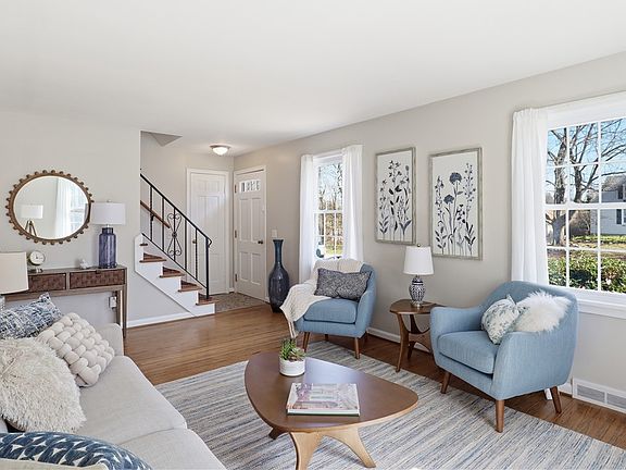 4th image of 37 Oakmount Dr