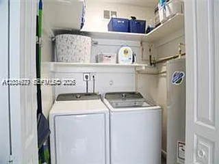 4 bed, 2.0 bath, 1702 sqft, $3,750 — Photo 3
