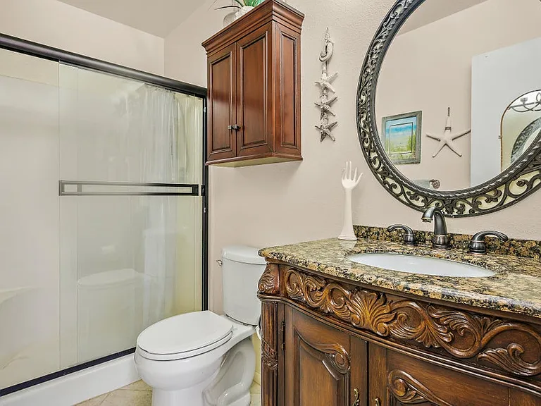 2319 E Loma Vista Dr — Photo 6