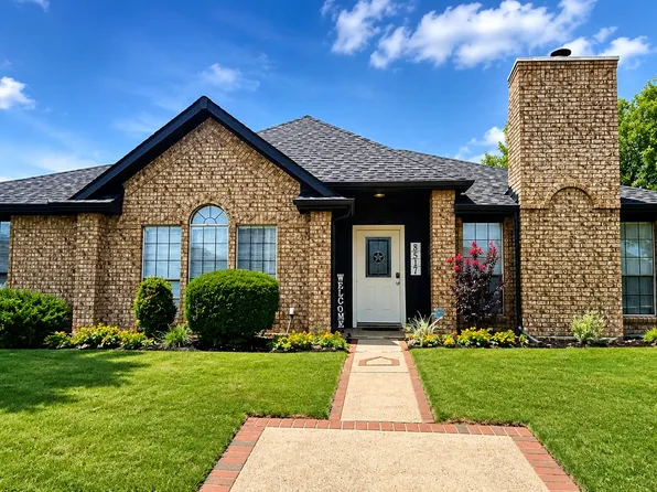 8517 Manchester Dr, Rowlett, TX 75089