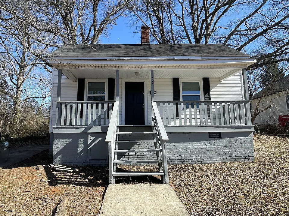 705 Live Oak St