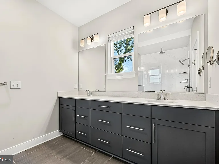 1013 S Taylor Ct — Photo 32