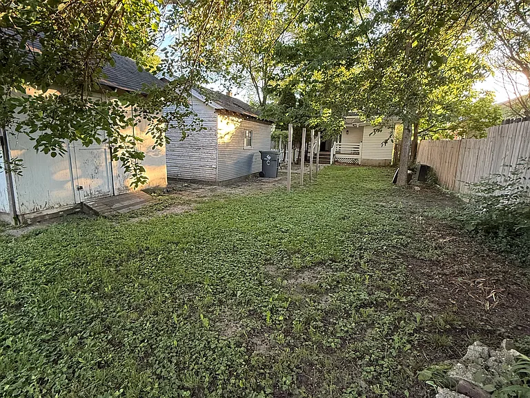 415 S Grand Ave — Photo 14