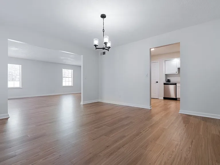 Lochwood Apartments — Photo 21