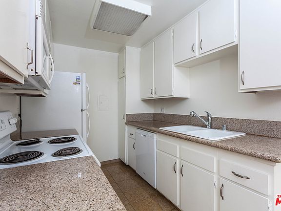 5th image of 5460 White Oak Ave Unit C324