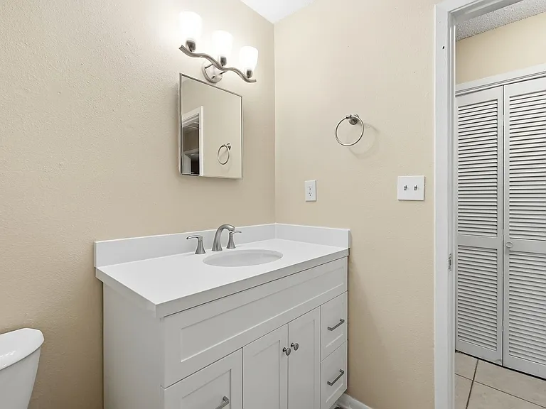 310A Redwood Ave — Photo 14