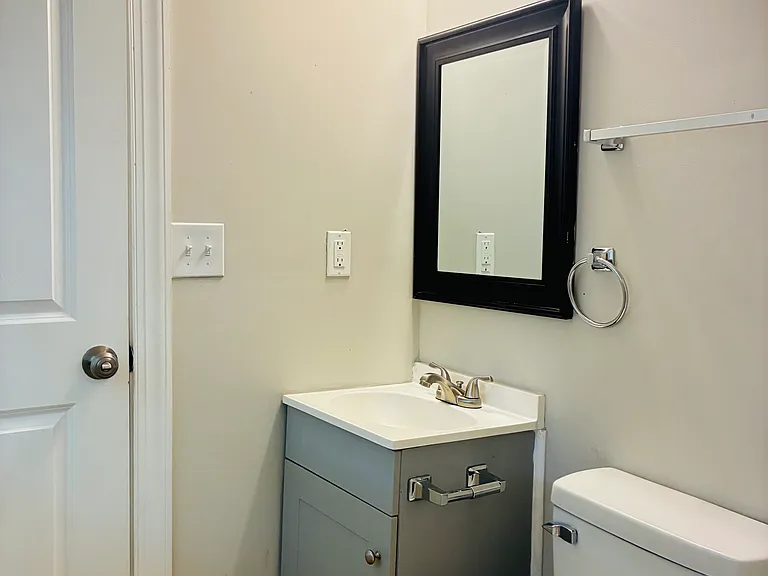 512 Wardell St — Photo 15