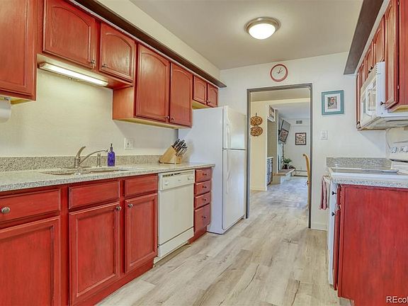 4th image of 3535 S Hillcrest Dr