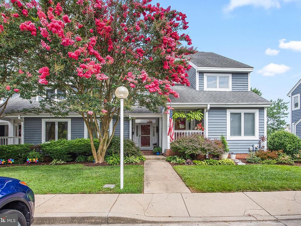 1st image of 650 River Oak Ct #10-B