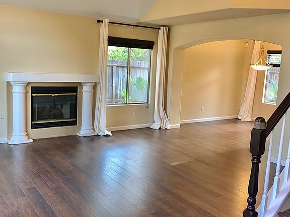 3rd image of 1023 E Freedom Ave