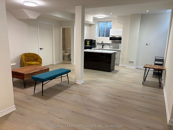 5th image of 1351 Queens Plate Rd