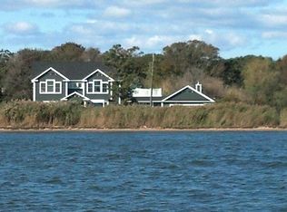 2 William St, Bayport, NY
