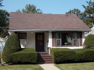 918 W Grove Ave, Waukegan, IL 60085