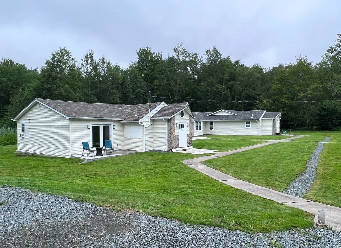 3 bed, 1100 sqft, $1,850 — Photo 3