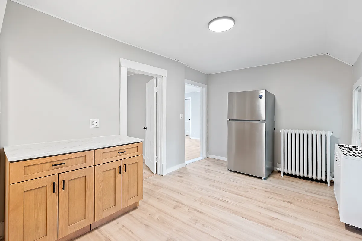 Building Photo - 126 Woodward Ave #2