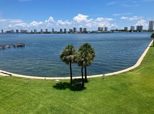 2936 Lakeshore Dr #409, West Palm Beach, FL 33407