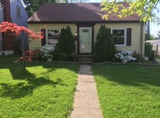 1086 Meadow Ln, Lexington, KY 40505