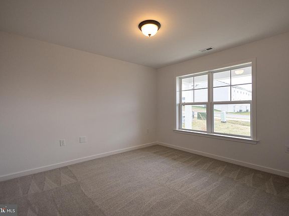 3rd image of 937 Otero Ln