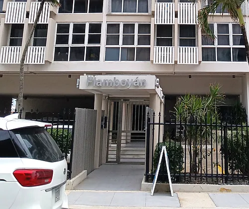 864 Avenue Ashford #1 Photo 1