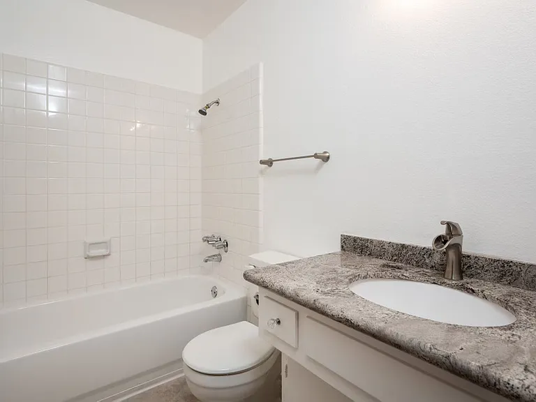 143 Elkwood Ave #B — Photo 9