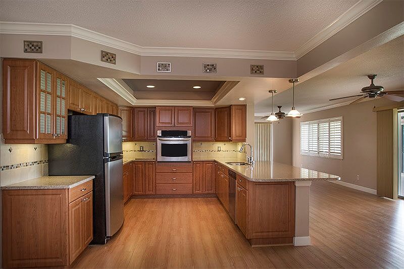 Modern kitchen.